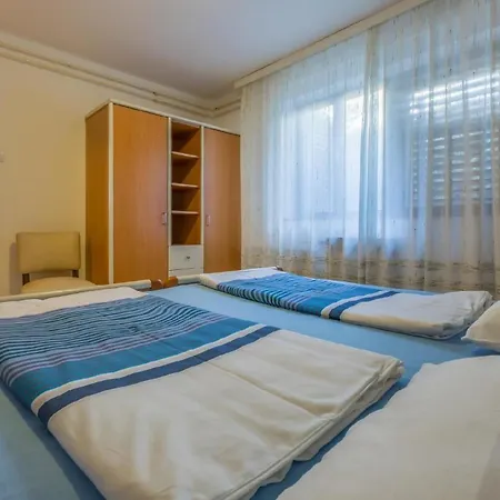 Ferienwohnung Fuer 6 Personen Ca 92 Qm In Crikvenica, Kvarner Bucht Und Umgebung *